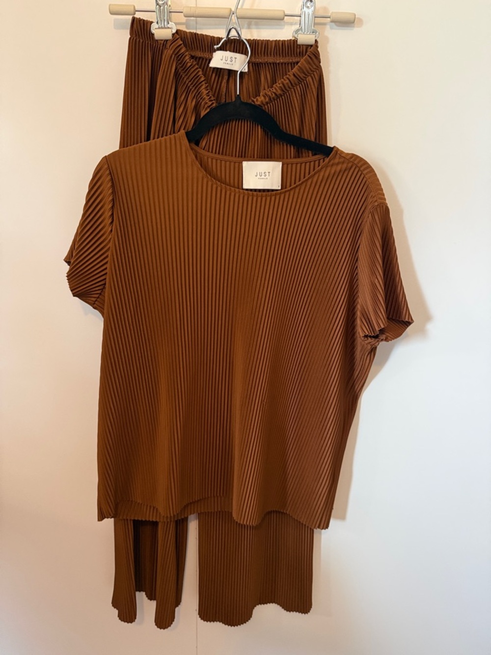 JUST female Brown Ribbed Wide-Leg Pants Set